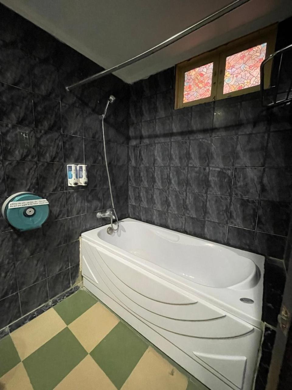 Il Divo Hostel & Spa Hanoï Extérieur photo